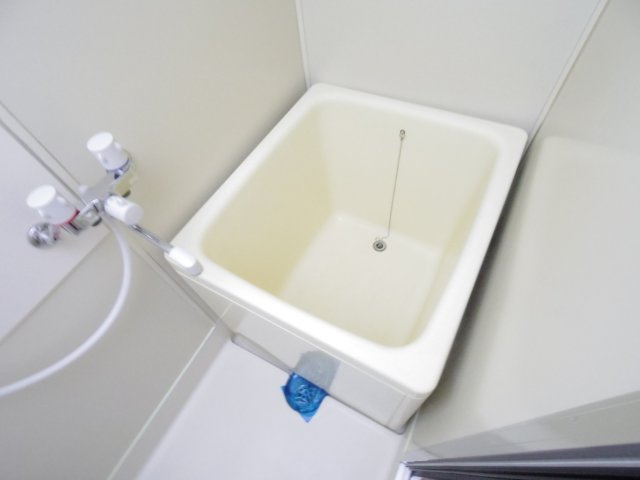 誠ビルの浴室