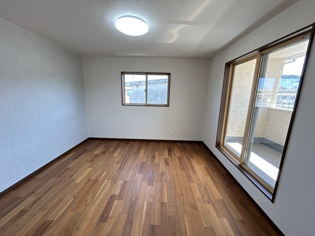 阿南市宝田町郡　建売の洋室