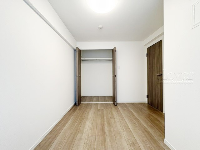 【現況写真】 | ハイコーポ用賀 | 私たち不動産業スタッフは、よく「いい面構えの建物です」「雰囲気ありますねえ」という言葉を使いますが、当マンションもまさにそのような姿で佇んでいます。～即日のご見学可能～　お問合せはお気軽にどうぞ。