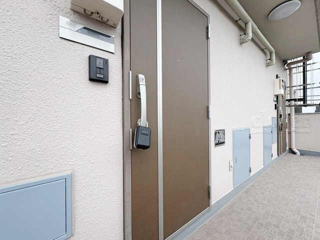 【駐輪場】 | ハイコーポ用賀 | 自転車置き場。マンションの共用部にあたります。空きの有無や駐輪料金、各戸の台数制限などについては、改めてお問い合わせください。～即日のご見学可能～　お問合せはお気軽にどうぞ。