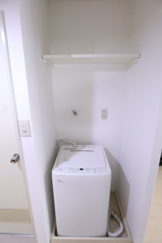 錦町ハイツのその他|室内洗濯機置場※写真は101号室