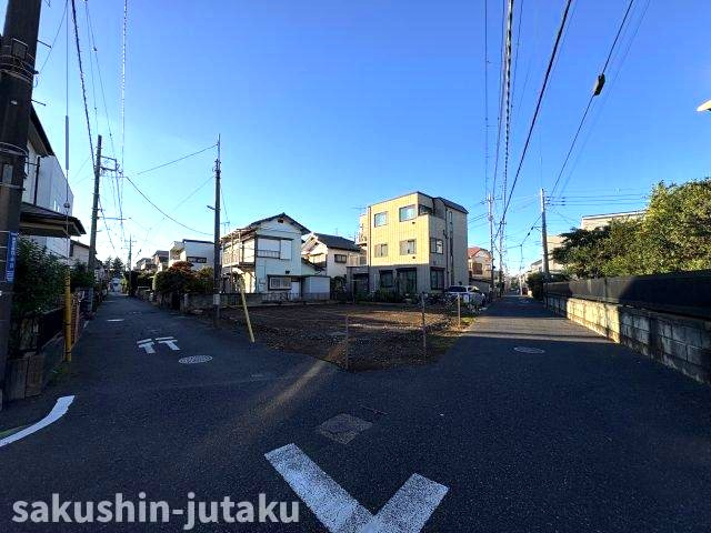 東習志野４丁目　売地の前面道路含む現地写真|東習志野４丁目　売地　建築条件なし　東南角地　約５５坪の整形地　ライフライン完備　確定測量実施　