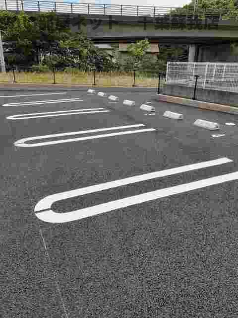イリスの駐車場