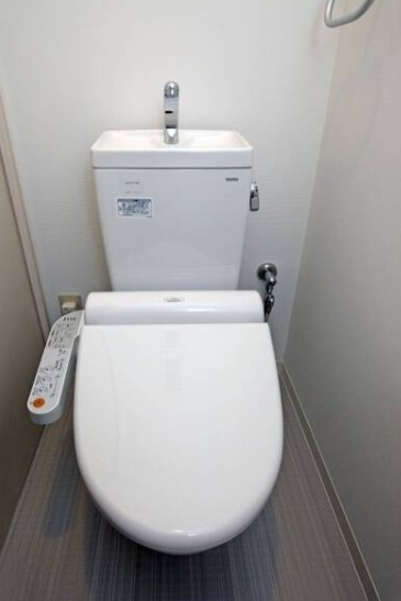 船橋市本町２丁目の賃貸マンションのトイレ