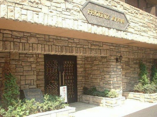 トーシンフェニックス高円寺南のエントランス