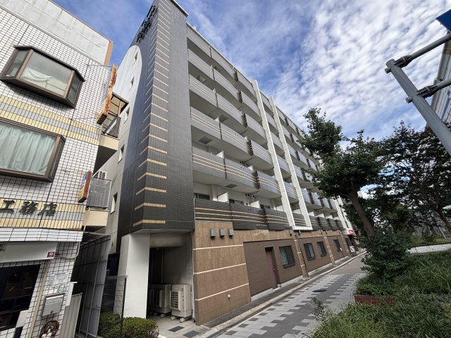 セレニテ甲子園IIの外観