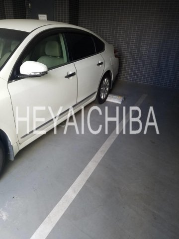 ロメック山手日暮里の駐車場