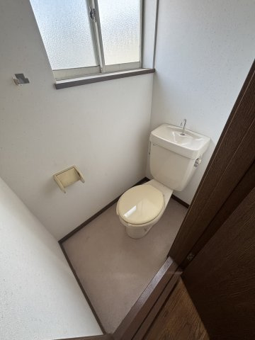 野田市山崎　中古戸建　平成6年築のトイレ