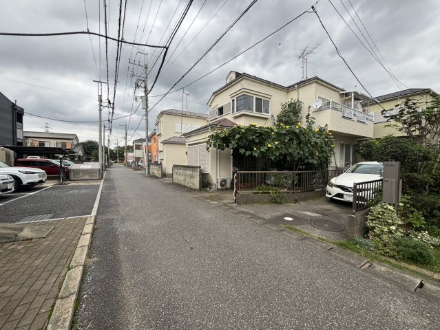 野田市山崎　中古戸建　平成6年築の前面道路含む現地写真