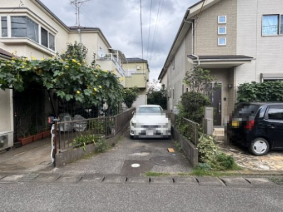 野田市山崎　中古戸建　平成6年築の駐車場