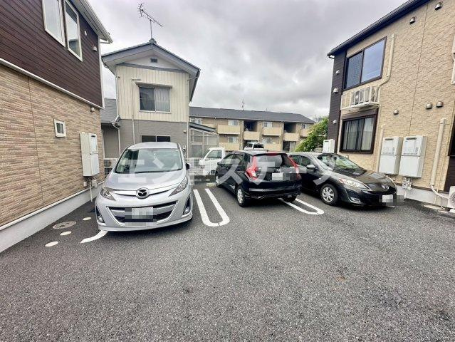 メゾン・ド・ヴェールⅡの駐車場|高崎、前橋のお部屋探しはエンドスケープまで！お客様の理想お聞かせ下さい♪