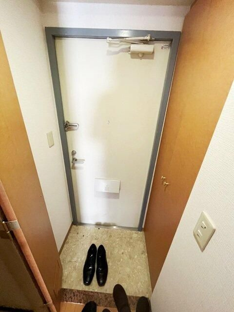 アヴァンティック天王洲の玄関