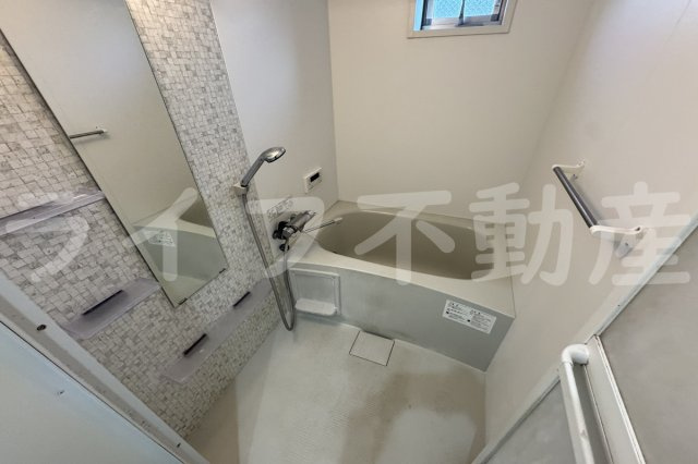 クリエオーレ菱屋東の浴室|日々の疲れを癒すお風呂付です