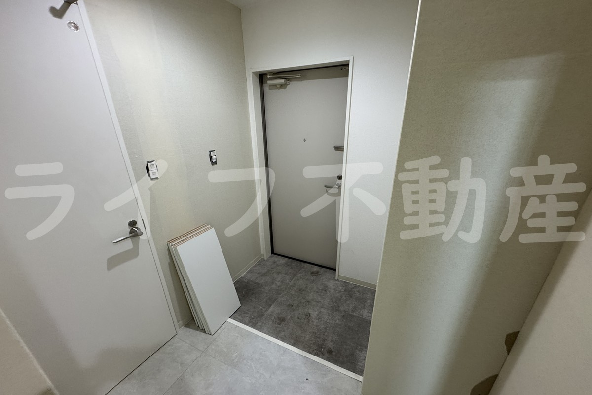 クリエオーレ菱屋東の玄関|落ち着いた玄関です