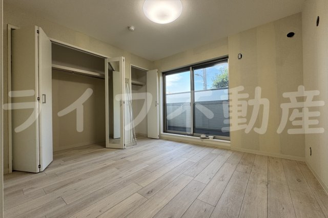 クリエオーレ菱屋東の洋室|広々とした洋室です