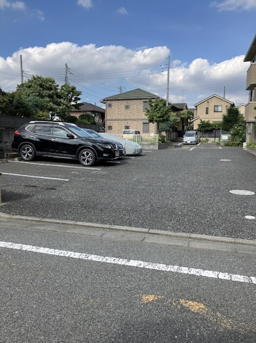 オリーブの駐車場