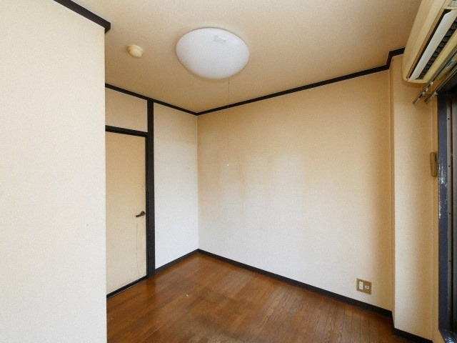 藤田ホワイトマンションの洋室