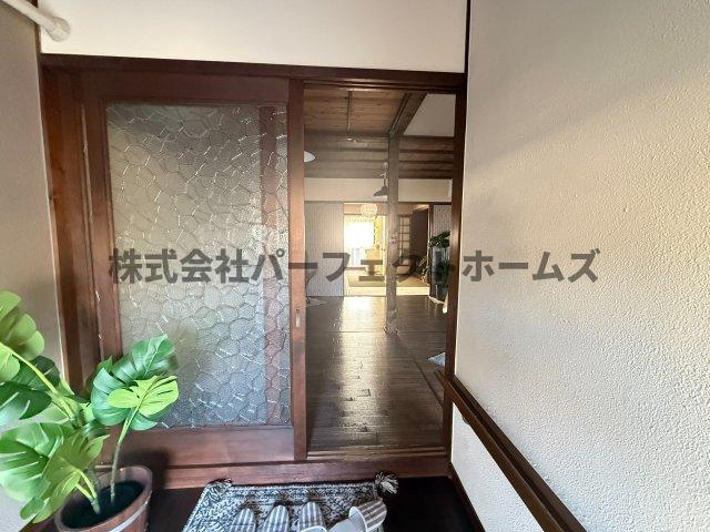 牧野阪テラスハウスの内装|明るい室内です
