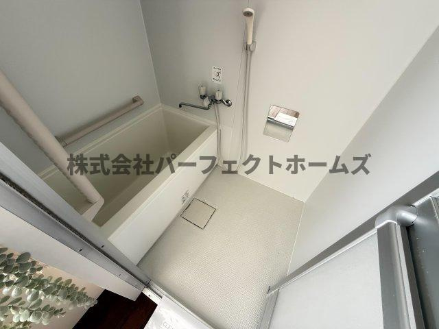 牧野阪テラスハウスの浴室|お風呂で日々の疲れを落としましょう