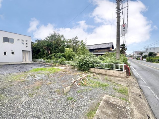【中古戸建】行田市佐間2丁目の外観|■外観｜外構や植栽の計画次第で自分好みにアレンジできる余白があり、住みながら楽しめる住まいです♪