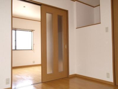 フローリアン御前の内装|洋室