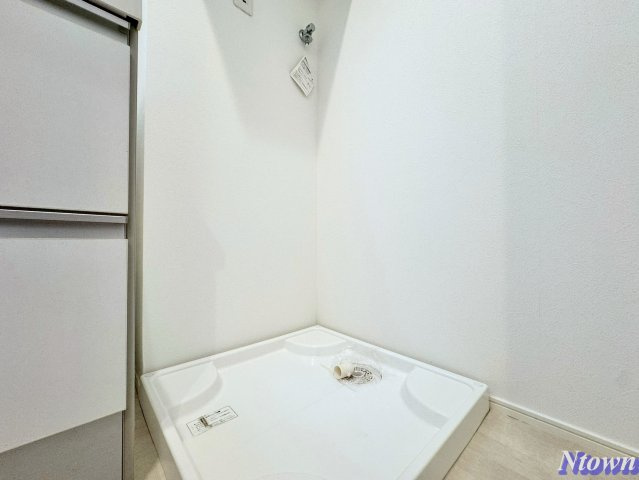 【設備】 | フレグラントオリーブ名城公園 | 洗濯機置き場です。