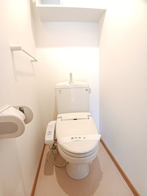 【トイレ】 | メイプルビュ－・プラッツＡ　2LDK | 落ち着いたトイレです