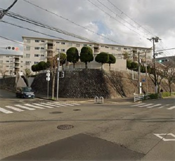 神陵台東住宅47号棟の外観