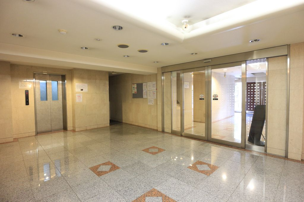 菱和パレス護国寺駅前のエントランス|ゆとりのあるエントランスです