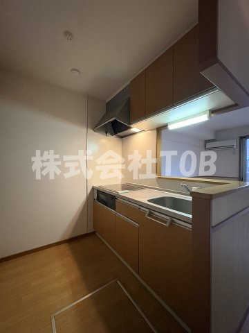 【キッチン】 | プレジール-喜多見2丁目- | IH３口グリル付き※クリーニング完了前※別号室参考写真