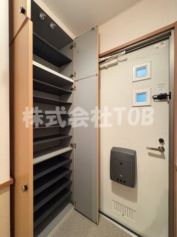 【収納】 | プレジール-喜多見2丁目- | シューズBOX※クリーニング完了前※別号室参考写真
