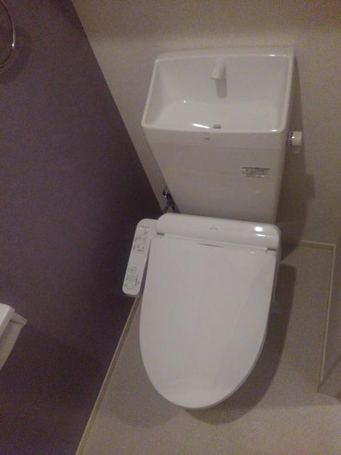 スリジエ リアン セカンド Cのトイレ|ゆったりとした空間のトイレです
