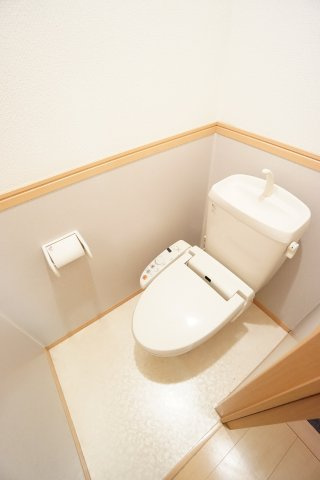 【トイレ】 | ロジュマンマエバラC | ※同物件・同タイプの写真です。