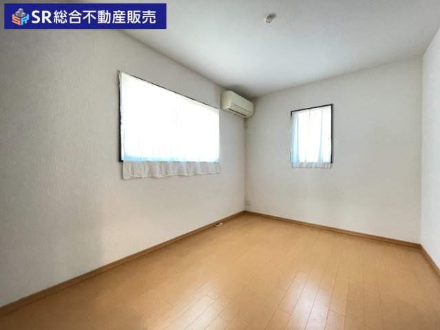 南鴻池町2丁目中古戸建の子供部屋|2F6帖洋室。子供部屋にも書斎としても使えます！