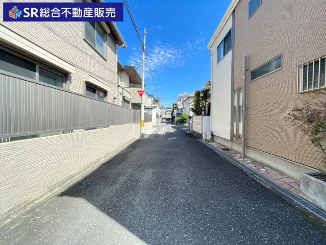 南鴻池町2丁目中古戸建の前面道路含む現地写真|小学校・公園が近くファミリー様にオススメです♪