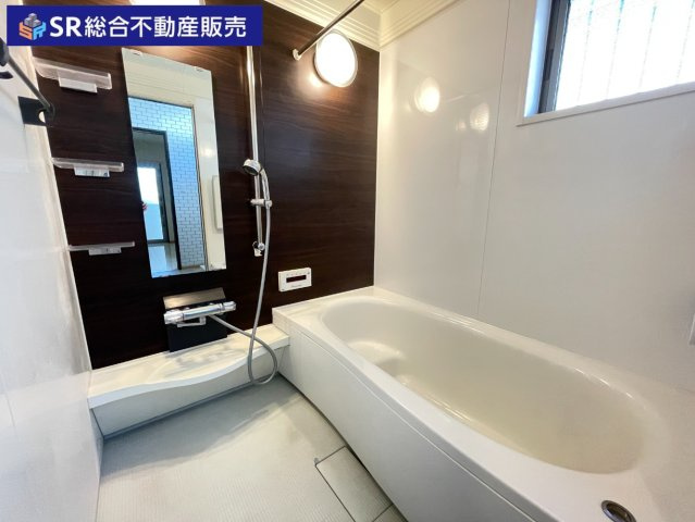 南鴻池町2丁目中古戸建の浴室|足を伸ばしてゆったりと浸かれます♪