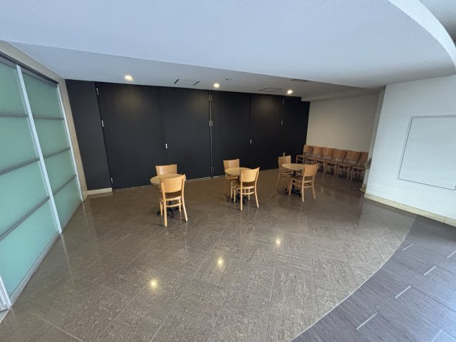 セレニテ甲子園IIのロビー