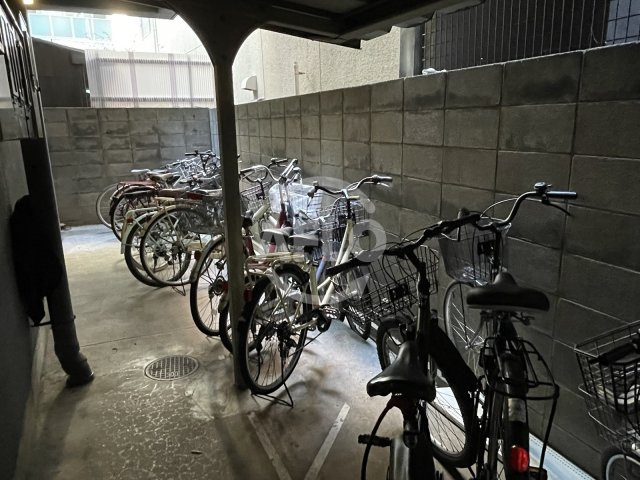 リアライズ中之島　堀川小学校区の駐車場|リアライズ中之島　駐輪場