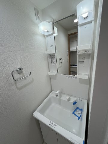 ラクラス市川の独立洗面台