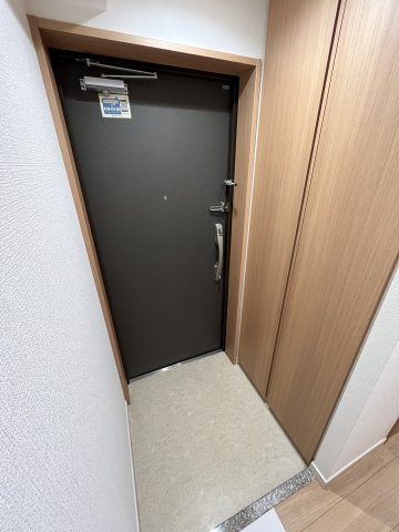 ラクラス市川の玄関
