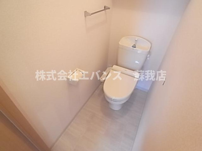 【トイレ】 | グリーンポート | 落ち着いた色調のトイレです