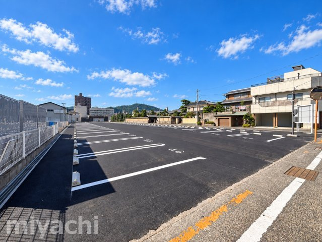 沖浜東1丁目パーキングの駐車場