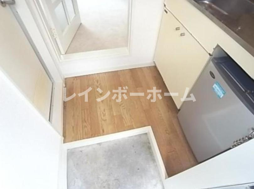 プラザドゥサビーネA棟の玄関