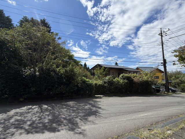 函南町　南箱根ダイヤランドの前面道路含む現地写真