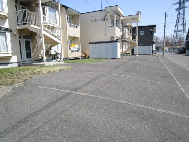 コンフォート音更Ⅱの駐車場