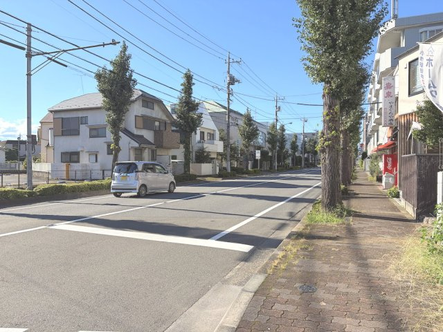 福生市加美平の前面道路含む現地写真