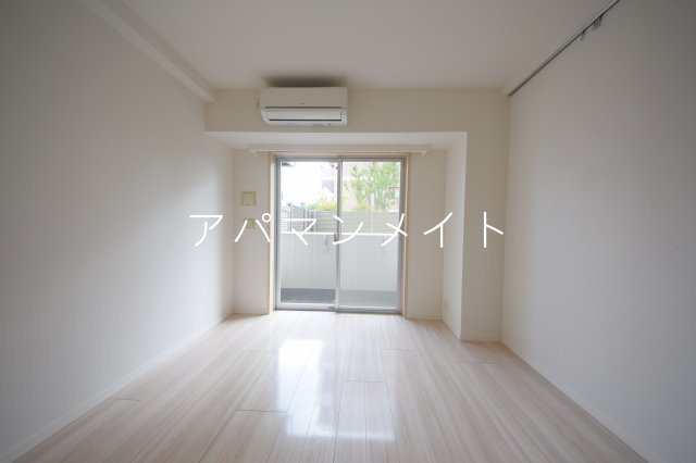 【居間・リビング】 | こちらのリビングで趣味の時間をお楽しみください