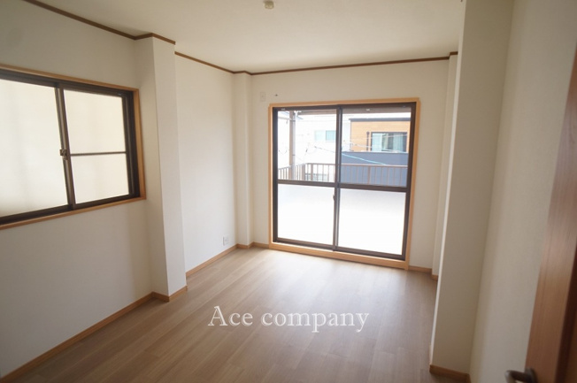 【子供部屋】 | 平野区流町3丁目 | 【3階：洋室6帖】バルコニーに面したお部屋です☆