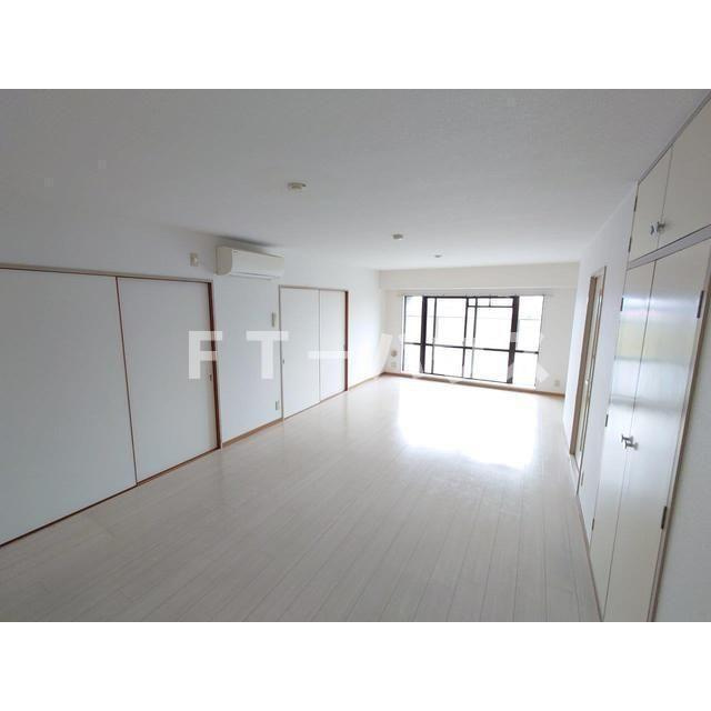 フローライト市川の居間・リビング