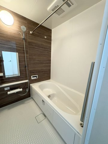 玉手町　2398万円の浴室|一日の疲れをゆっくり癒せる落ち着いた浴室。ゆったりとしたバスタイムを楽しめる快適な空間で、毎日の暮らしに心地よい時間をもたらします。